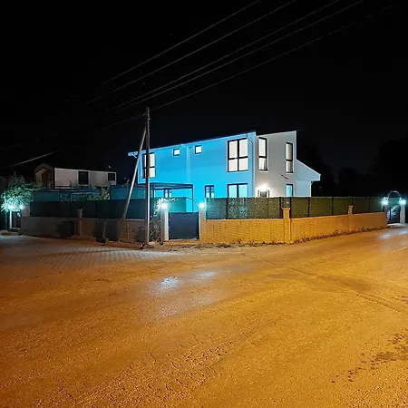 アパート Mell ダラマン